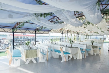 Ресторан Белуга на Волге