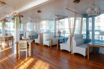 Ресторан Белуга на Волге