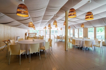 Ресторан Apple Hill