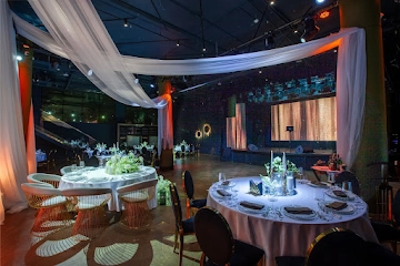 Ресторан Madison Event Hall  & Mady