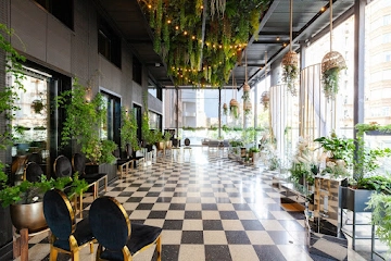 Ресторан Madison Event Hall  & Mady
