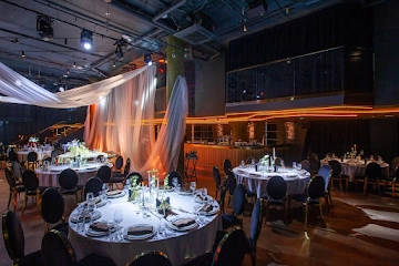 Ресторан Madison Event Hall  & Mady