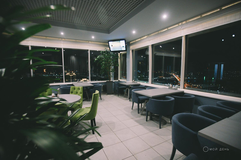 Sky lounge просп димитрова 4 1 фото. Ресторан Angel Lounge. Ресторан небо Машгородок. Одно небо ресторан. Небо лаунж метро.