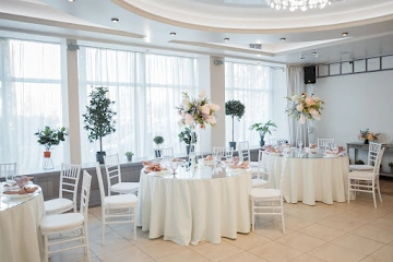 Ресторан Liris Hall на Российском проспекте