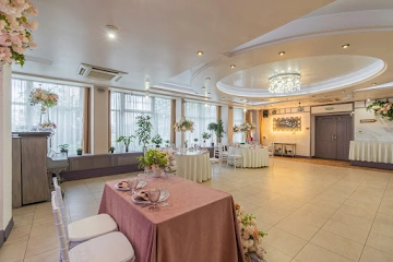 Ресторан Liris Hall на Российском проспекте