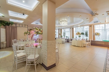 Ресторан Liris Hall на Российском проспекте