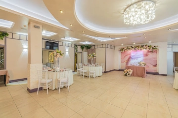 Ресторан Liris Hall на Российском проспекте