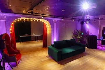 Ресторан Memories на набережной Обводного канала