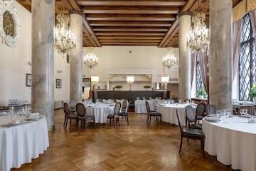 Ресторан Hilton Moscow Leningradskaya