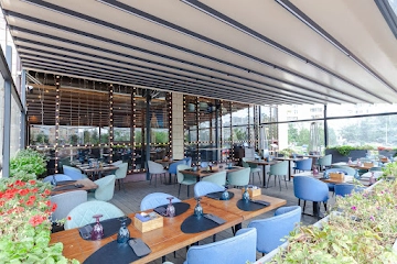 Ресторан Шато Манави на Адмирала Лазарева